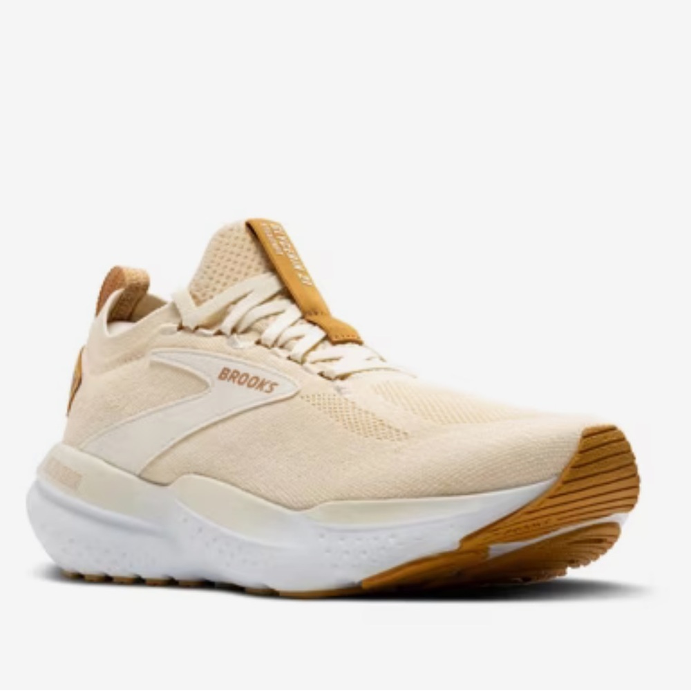 Brooks Women’s Sneakers Cream and Tan